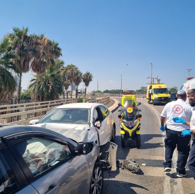אשדוד: פצועים קשה ובינוני בתאונת חזיתית.